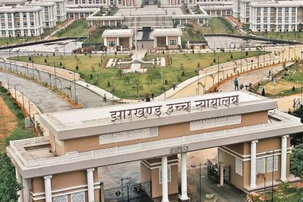 झारखंड हाईकोर्ट ने सड़क दुर्घटना पीड़ित का मुआवजा बढ़ाकर 11.15 लाख रुपये करने का आदेश दिया।