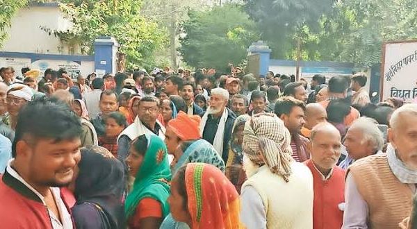 मोतिहारी के राधा कृष्ण भवन में सांसद राधा मोहन सिंह की अध्यक्षता में जिला स्तरीय विद्युत समिति की बैठक।