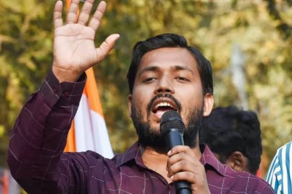 पटना सिविल कोर्ट से अग्रिम जमानत मिलने के बाद यूट्यूबर और शिक्षक खान सर की फाइल फोटो।