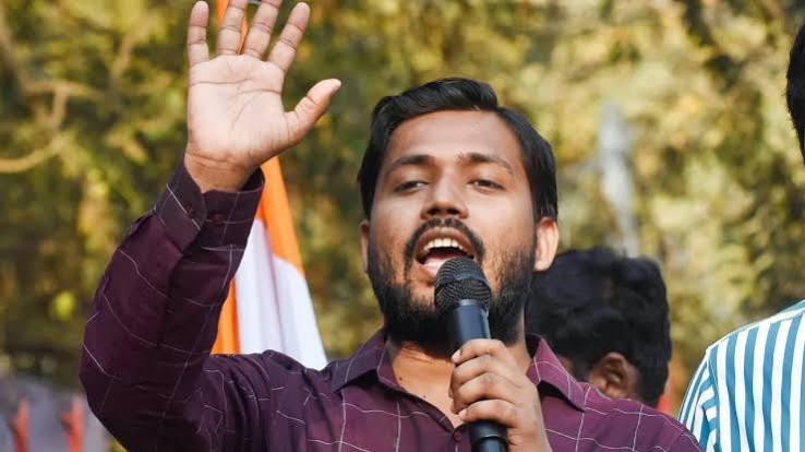 पटना सिविल कोर्ट से अग्रिम जमानत मिलने के बाद यूट्यूबर और शिक्षक खान सर की फाइल फोटो।