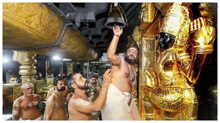 शबरिमला मंदिर के पवित्र घी प्रसाद की बिक्री में कथित वित्तीय गबन मामले की अदालती कार्यवाही और पुलिस जांच।