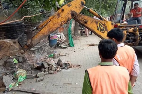 रांची नगर निगम की टीम द्वारा अरगोड़ा और कचहरी चौक पर चलाया गया विशेष अतिक्रमण हटाओ अभियान