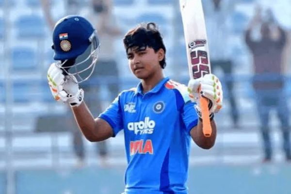 इंग्लैंड के खिलाफ टी20 मैच में भारत के लिए डेब्यू कर इतिहास रचने वाले युवा बल्लेबाज वैभव सूर्यवंशी।
