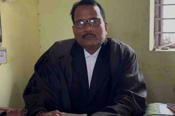 मोतिहारी व्यवहार न्यायालय परिसर का दृश्य जहां एसिड अटैक के दोषी भाई को उम्रकैद की सजा सुनाई गई।