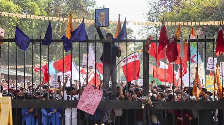 नयी दिल्ली जेएनयू में इस्कॉन कार्यक्रम के खिलाफ जेएनयूएसयू विरोध प्रदर्शन के बाद परिसर का दृश्य
