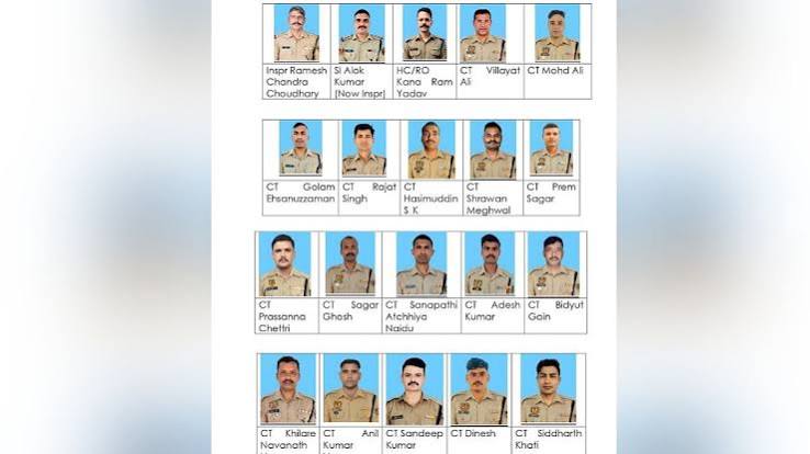 छत्तीसगढ़ के कांकेर में नक्सल विरोधी अभियान के लिए वीरता पदक प्राप्त करने वाले बीएसएफ जवान
