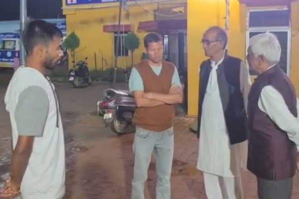 कोंडागांव के विश्रामपुरी में सरकारी लैब टेक्नीशियन द्वारा इंजेक्शन लगाने से महिला की मौत पर हंगामा।