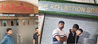रायपुर के अंबुजा मॉल में स्थित ला थाई स्पा सेंटर को सील करती पुलिस टीम।