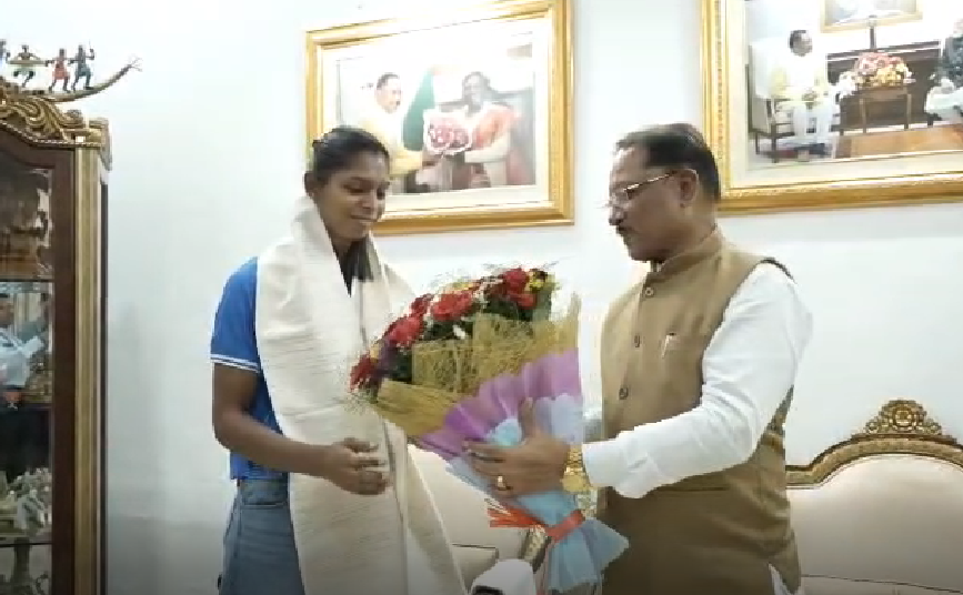 रायपुर में संजू देवी को 51 लाख की प्रोत्साहन राशि का ऐलान