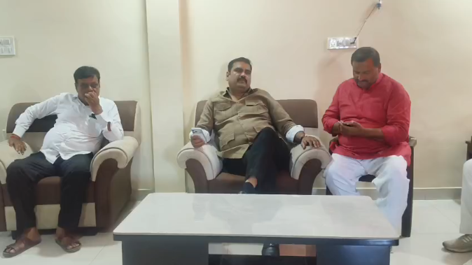 संतकबीरनगर में BJP विधायक अंकुर तिवारी का विपक्ष पर हमला