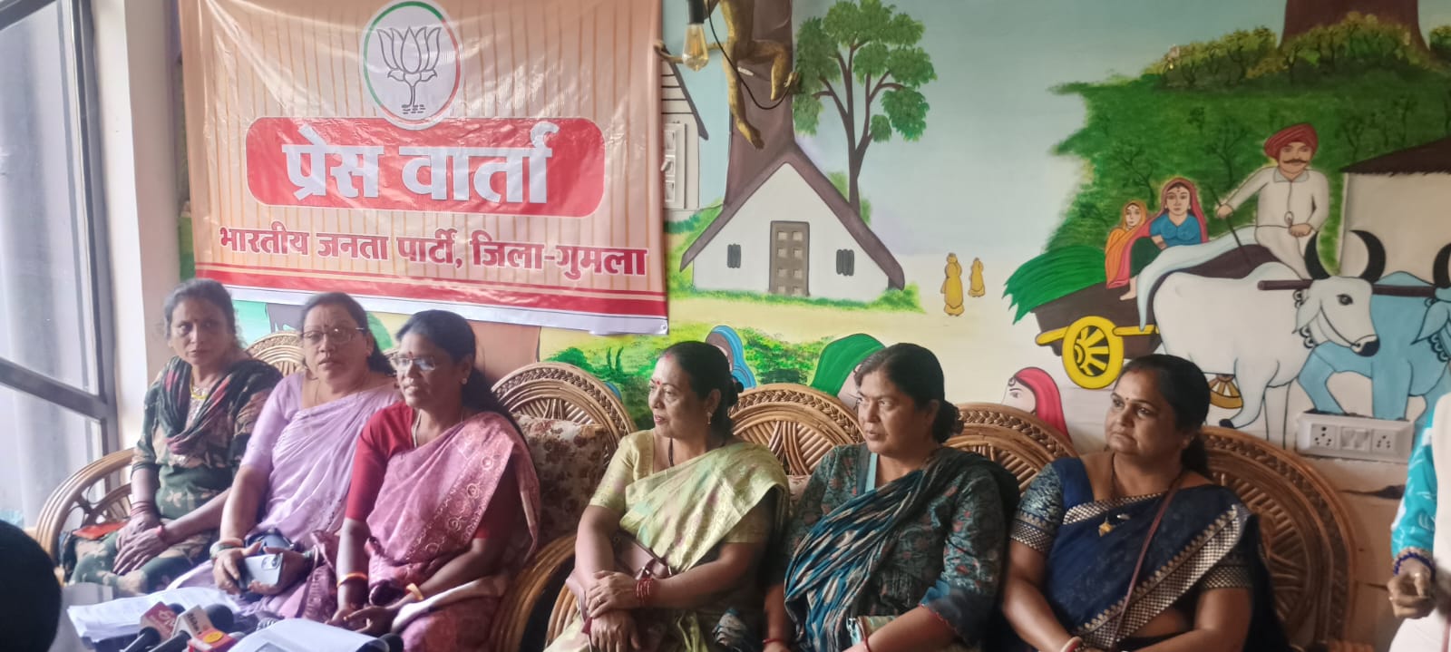 गुमला में शकुंतला उरांव ने राहुल गांधी के आरोपों पर दी प्रतिक्रिया