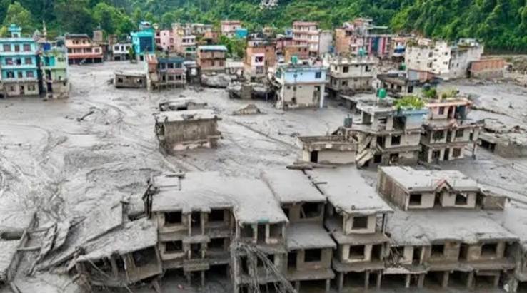 नेपाल में आई भीषण बाढ़ के बाद राहत और बचाव कार्य में जुटे सुरक्षा बल
