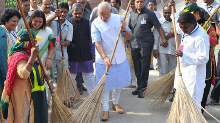 नई दिल्ली में स्वच्छता ही सेवा 2026 और स्वच्छता पाठशाला अभियान के शुभारंभ के दौरान केंद्रीय मंत्री।