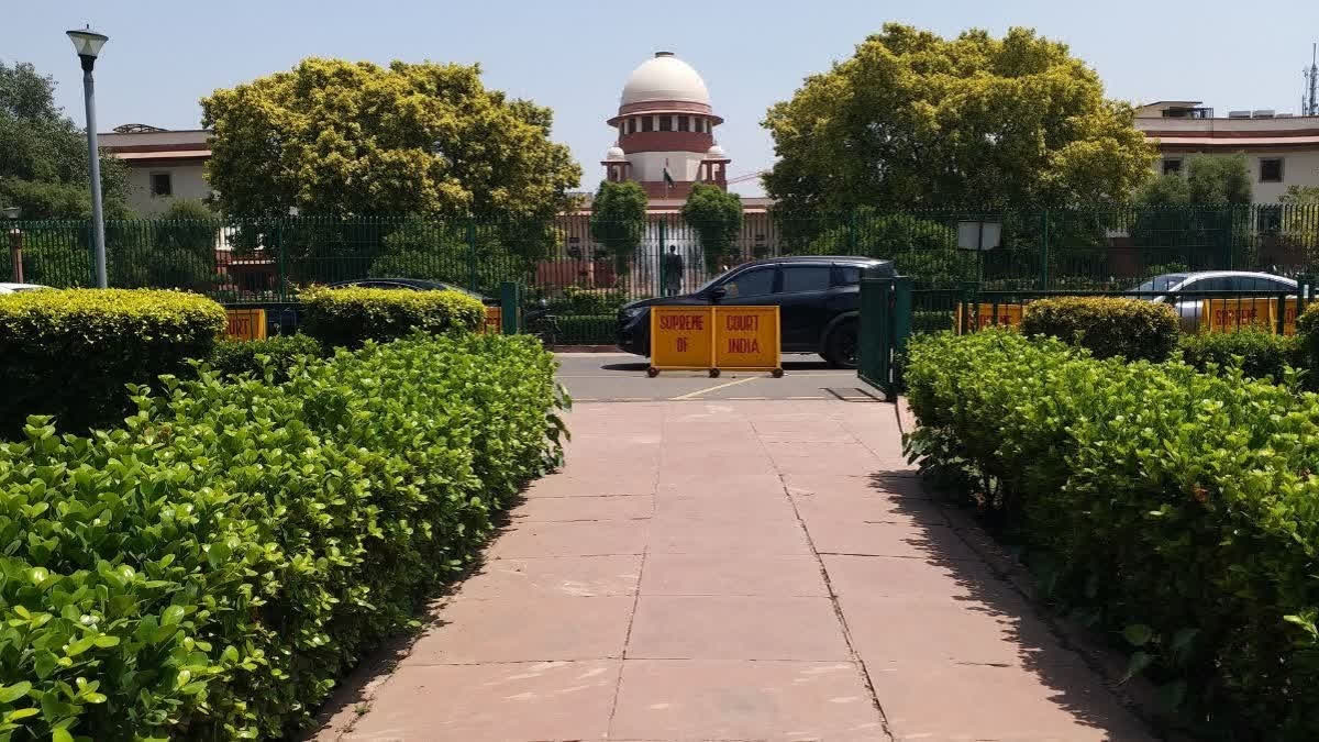 तीन नए जजों की नियुक्ति के बाद नई दिल्ली स्थित भारत का उच्चतम न्यायालय परिसर।