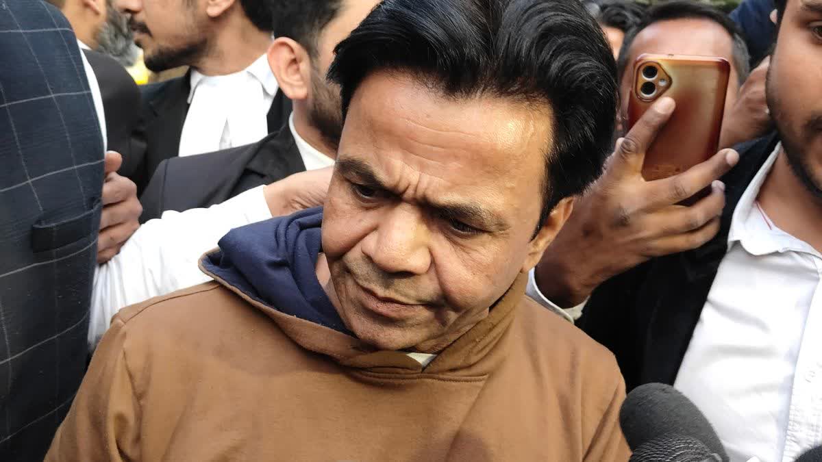 नई दिल्ली में चेक बाउंस मामले में तिहाड़ जेल से बाहर आने के बाद अभिनेता राजपाल यादव
