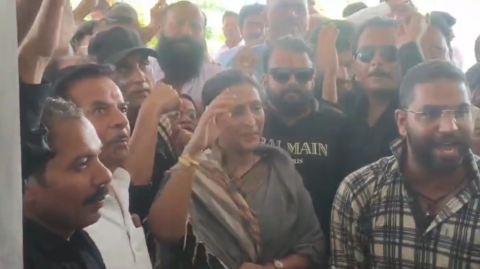 आगर मालवा में वोट चोरी के आरोप पर कांग्रेस का प्रदर्शन, पुतला दहन