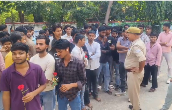 हमीरपुर विद्या मंदिर इंटर कॉलेज में छात्रों के गंभीर आरोप, DM से शिकायत