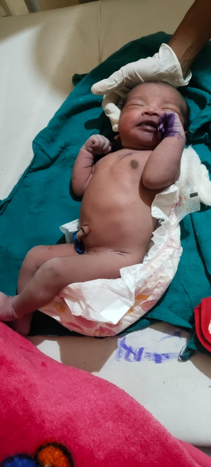 अंबिकापुर के दरिमा में खेत में मिली नवजात बच्ची, जांच शुरू