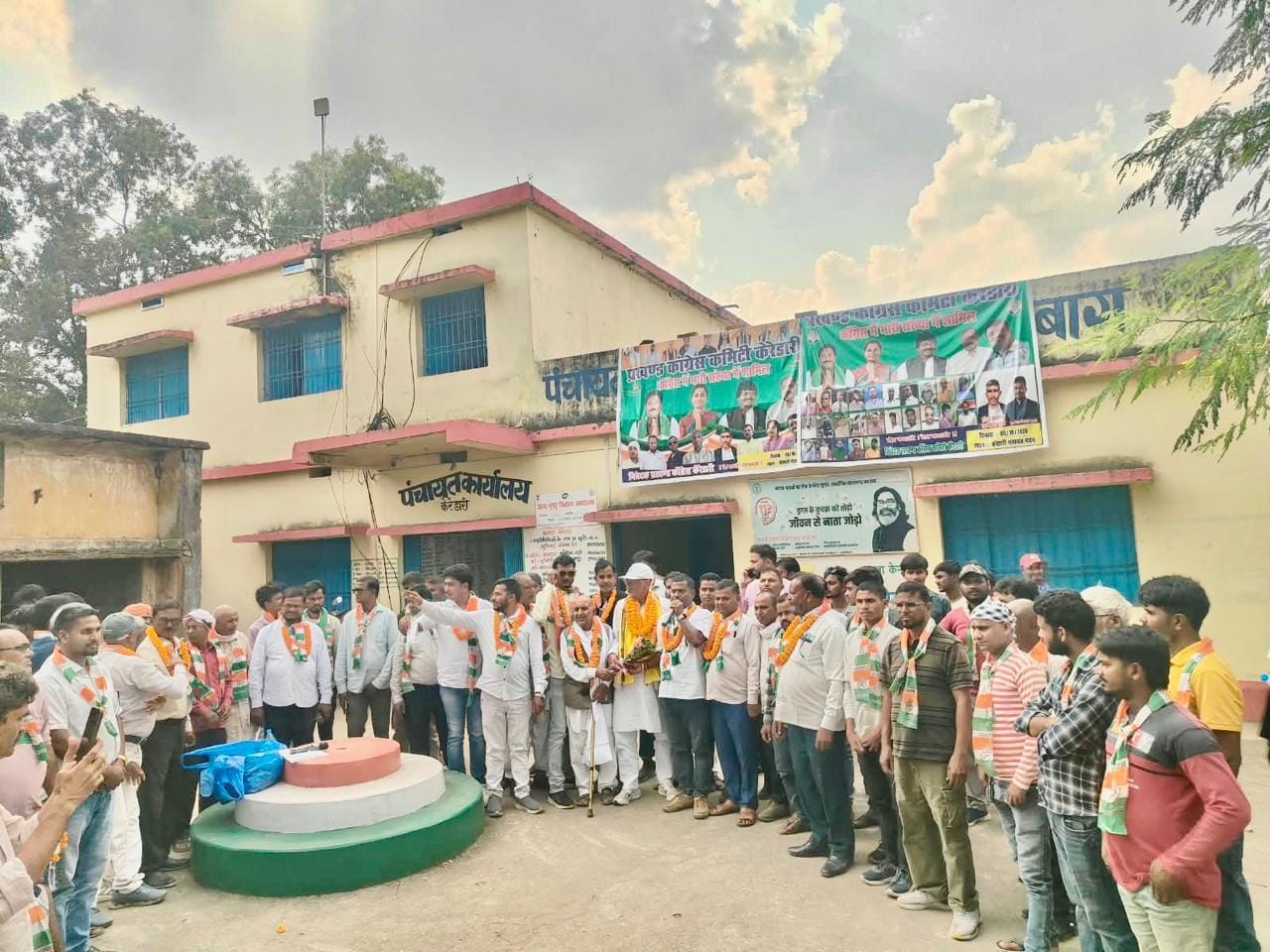 केरेडारी में कांग्रेस सदस्यता अभियान, सैकड़ों लोगों ने थामा पार्टी का हाथ