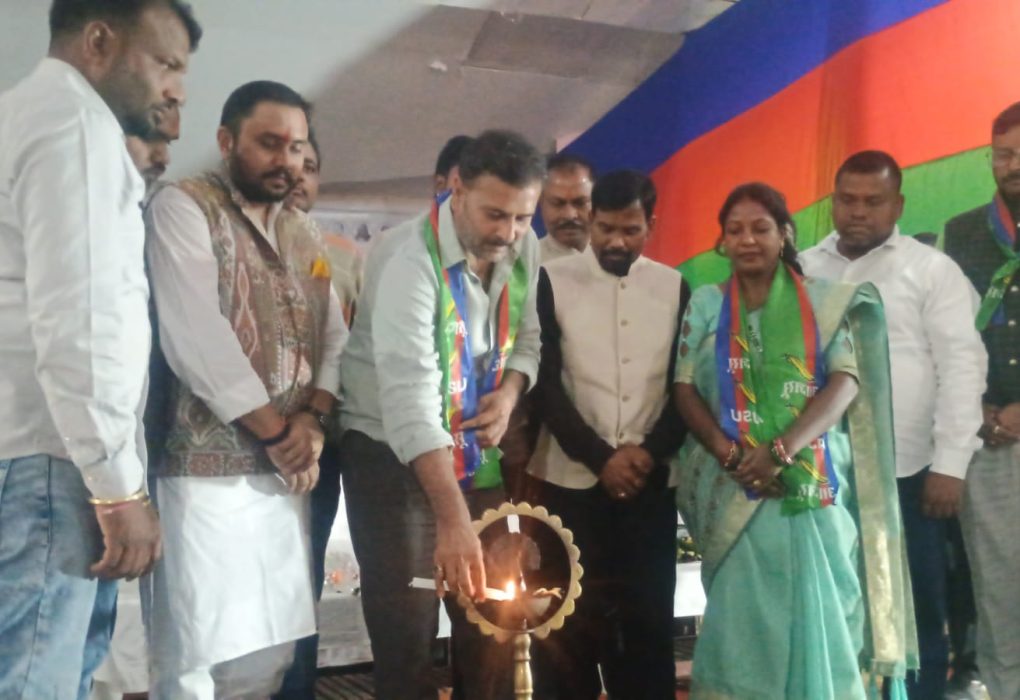 गुमला में आजसू सम्मेलन, सुदेश महतो ने सरकार पर साधा निशाना