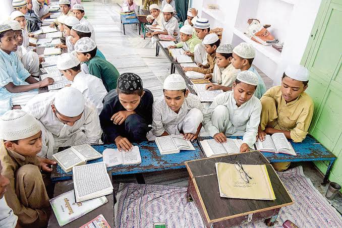 देहरादून में नई अल्पसंख्यक शिक्षा प्रणाली के तहत बंद पड़े मदरसे का दृश्य