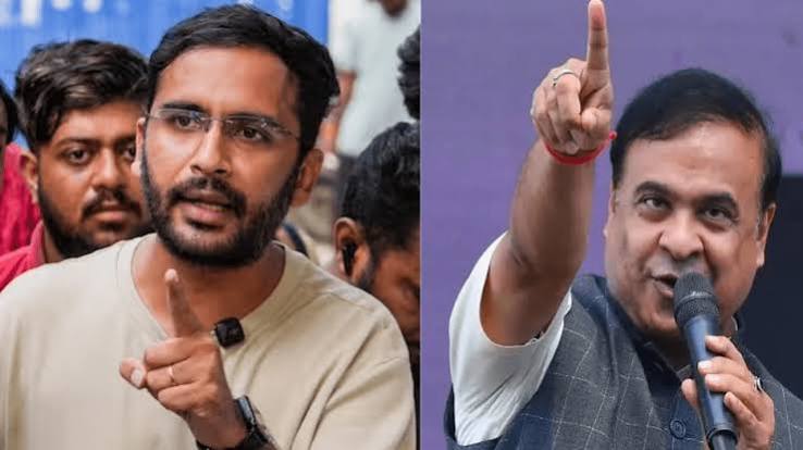 असम के मुख्यमंत्री हिमंत बिस्वा सरमा भीड़ के साथ अपनी सेल्फी साझा करते हुए सोशल मीडिया पोस्ट में।